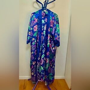 Victoria’s Secret Gold Label Vintage Floral Robe